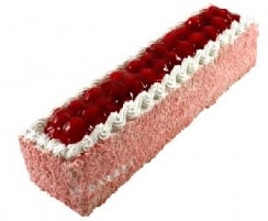 Dengeli Tat Profili 4-6 Kişilik Çilekli Baton Yaş Pasta pasta