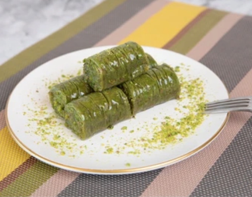Kat Kat Mutluluk 1000 Gr Fıstık Sarma pasta